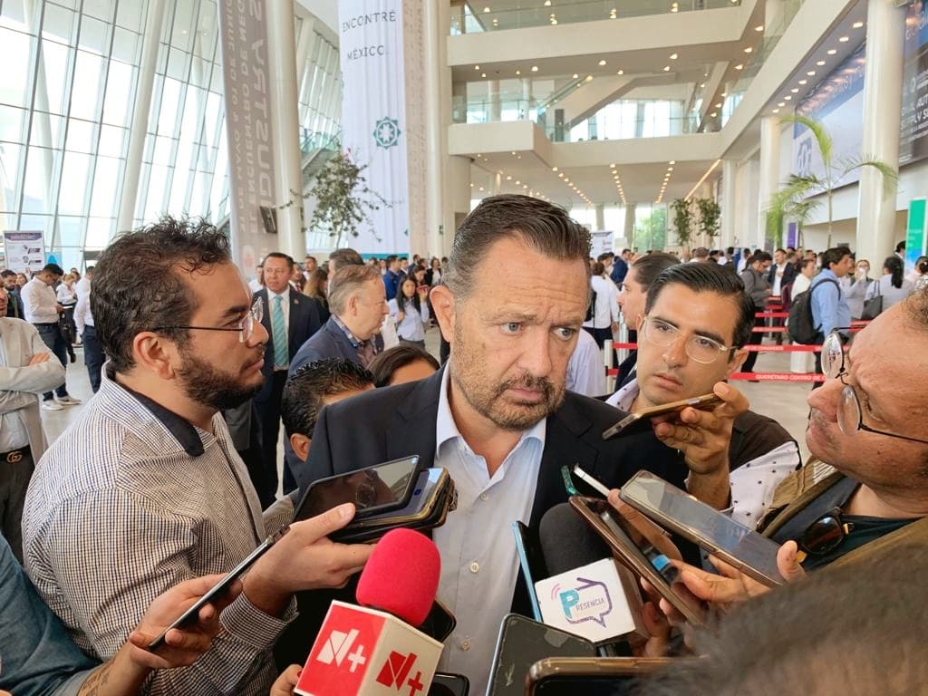 Prepara Gobernador Agenda para Asistir a Feria de Aviación en Francia
