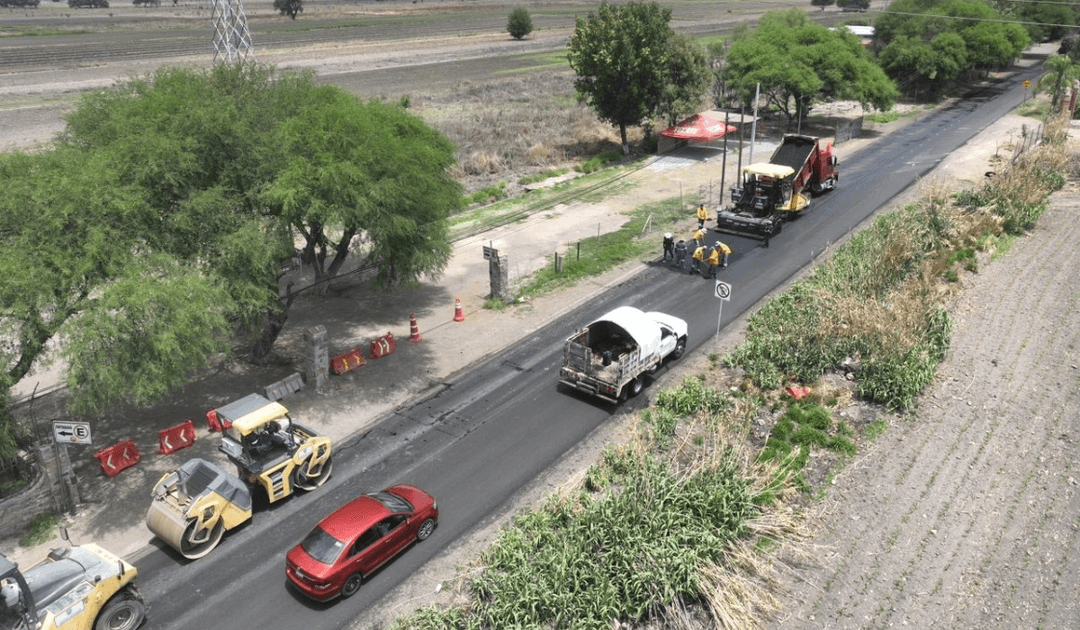 Avanza al 70% rehabilitación del camino El Chamizal-San Clemente en Pedro Escobedo