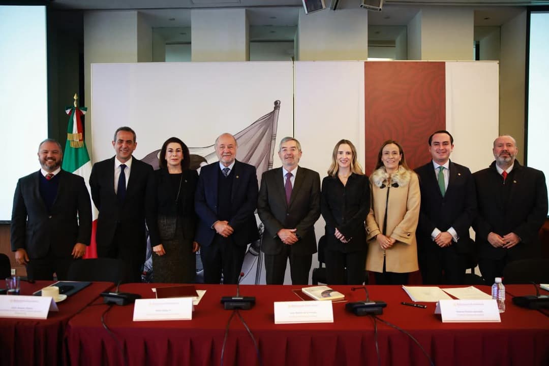 Oficialía Mayor entrega equipamiento en Arroyo Seco y Pinal de Amoles