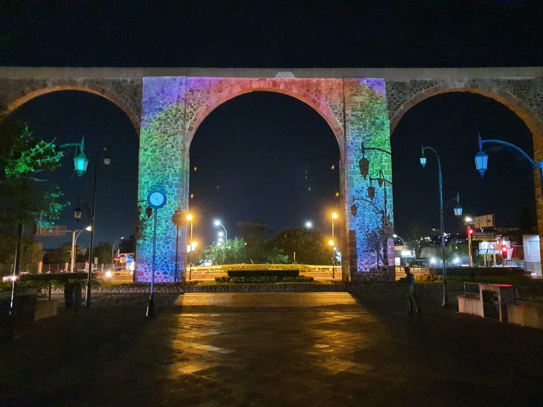 La disputa por el encendido Arcoíris de los Arcos